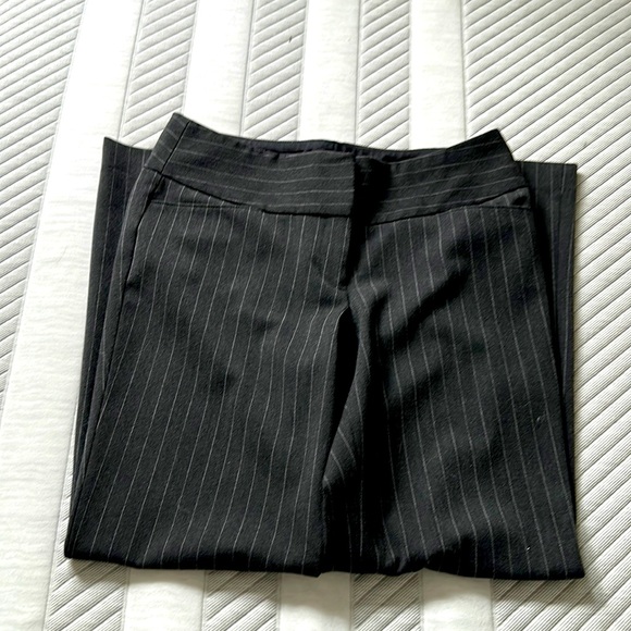 Pinstripe editor pants - Picture 1 of 7